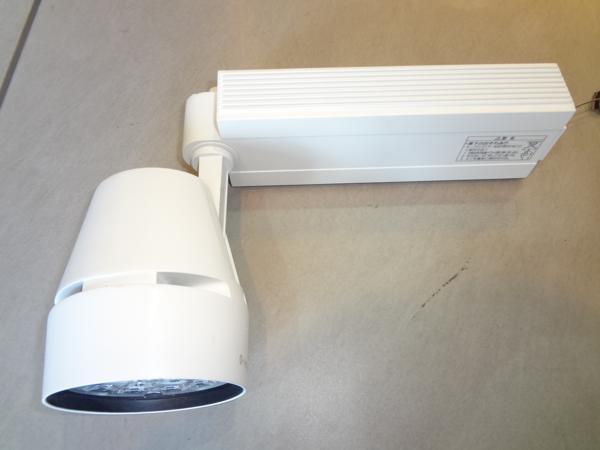 Yahoo!オークション - Panasonic LED照明器具 NNN03120WLE1 10台 Yahoo!オークション - Panasonic LED照明器具 NNN03120WLE1 10台