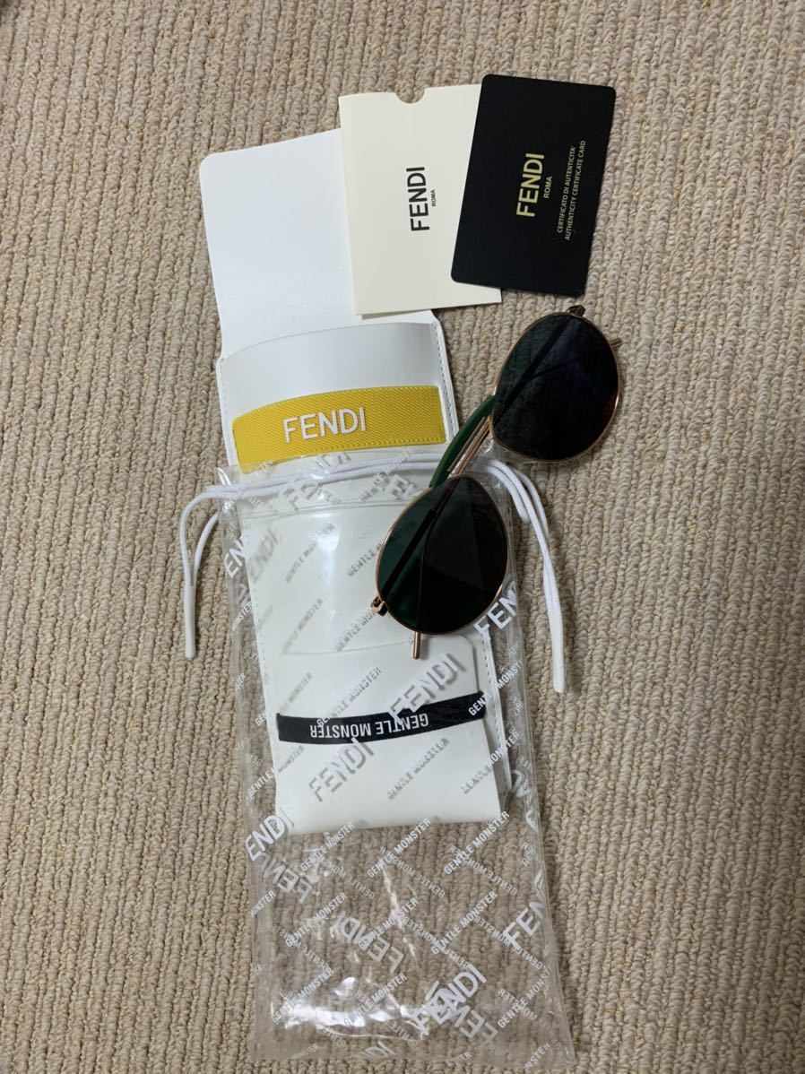 FENDI フェンディ　サングラス　金　ゴールド　カラー　メガネ　眼鏡　金フレーム　新品　未使用