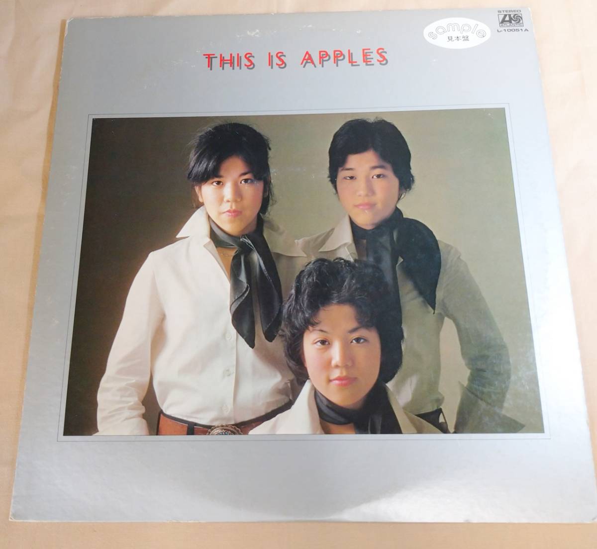 LPレコード アップルズ『THIS IS APPLES』/見本盤/松本隆/森雪之丞/1976年/L-10051A/ひげのおまわりさん/恋はミステリー_画像1