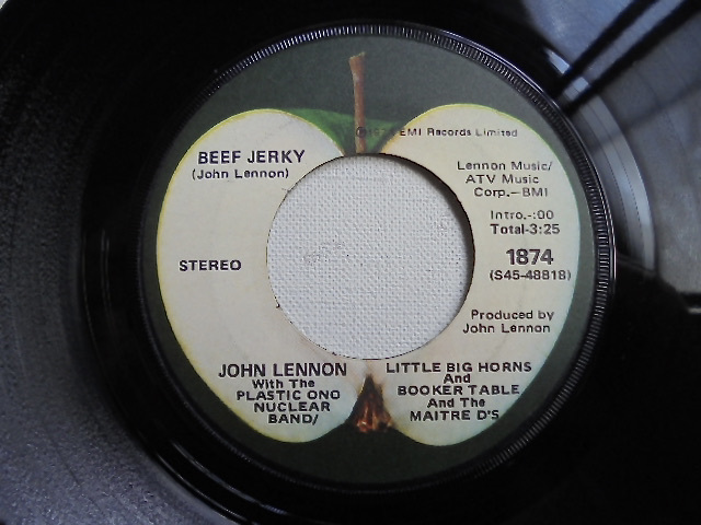 Appleシングルレコード JOHN LENNON『 WHATEVER GETS YOU THRU THE NIGHT 』US盤 Apple 1874 美品_画像5