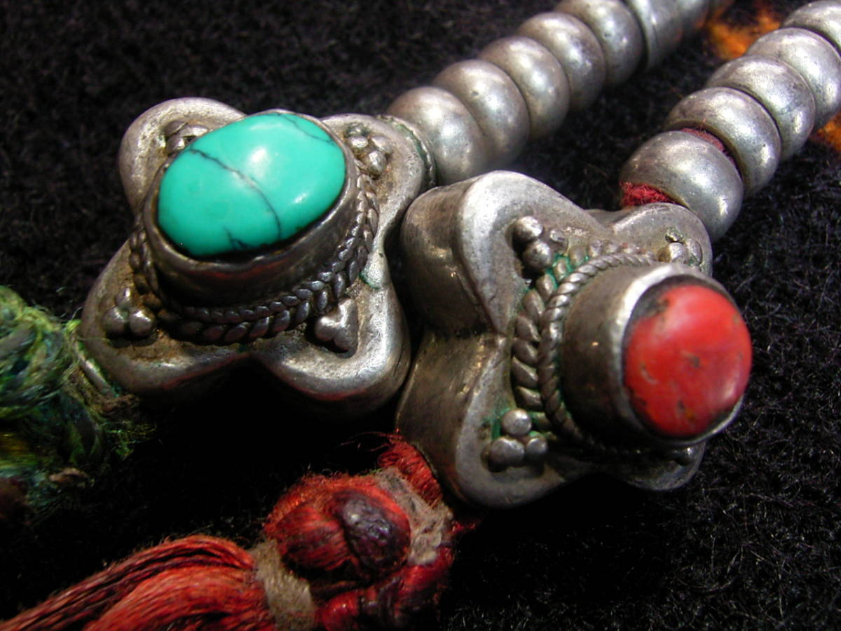 Old Tibetan Silver Mala Counterschupshe beads ma-la- turquoise coral mountain ..churu gyu. heaven . heaven .chi bed 