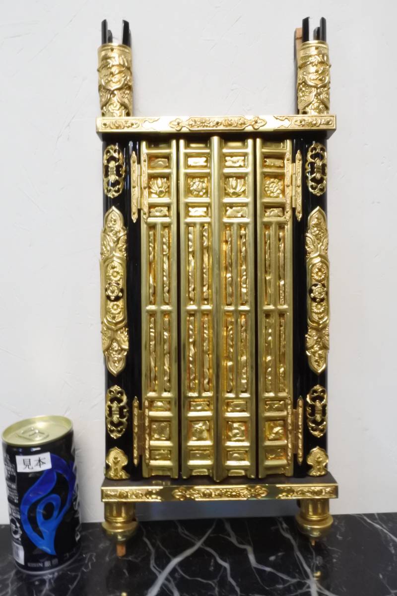 収集品　仏壇用の扉　本尊右脇のある扉　本金箔（210906C-2）2755　M