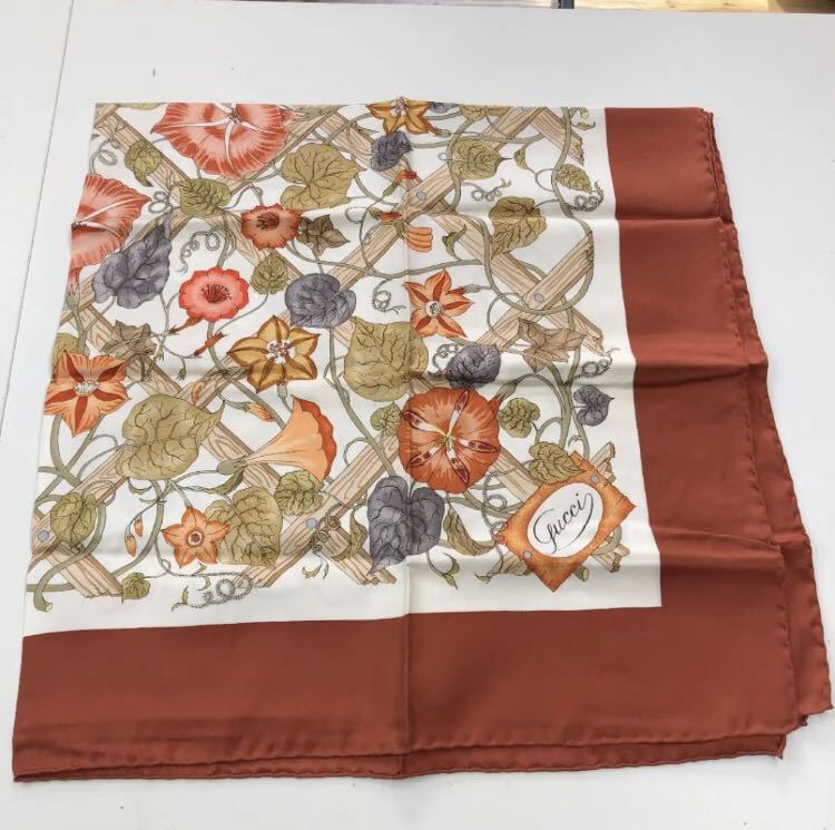 美品 GUCCI ヴィンテージ v.accornero 花柄 スカーフ | bioimune.com.br