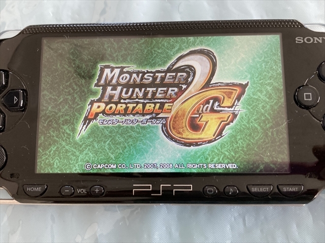 21-PSP-100　プレイステーションポータブル　モンスターハンターポータブル 2nd G、3rd　セット　動作品　PSP