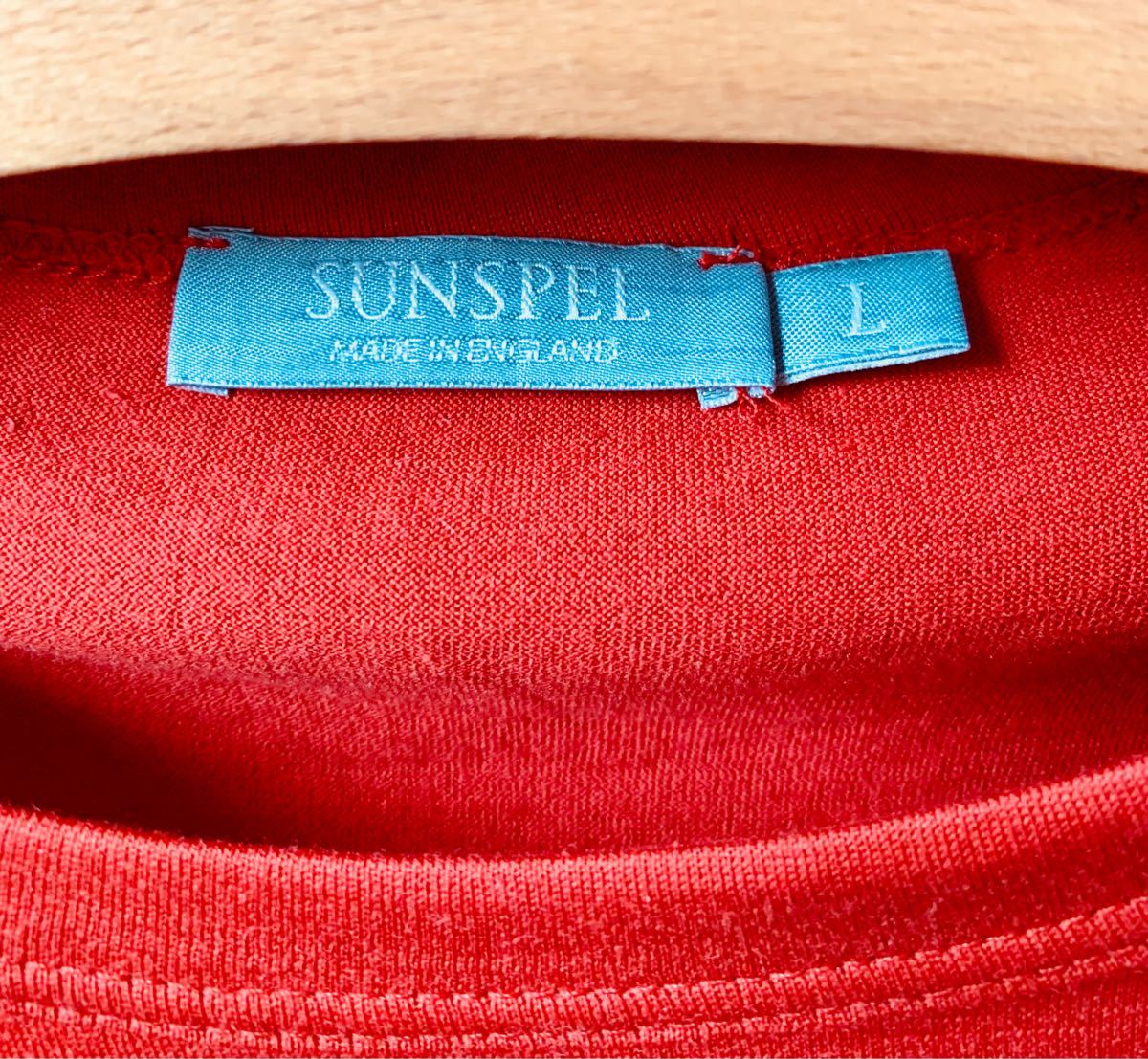 Sunspel サンスペル イギリス製の赤い長袖シャツ