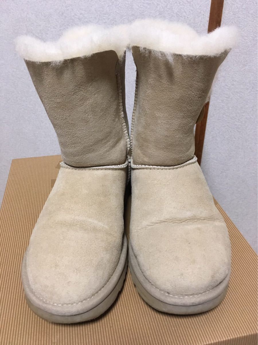 【送料込み】UGG ベイリーボタン ムートンブーツ