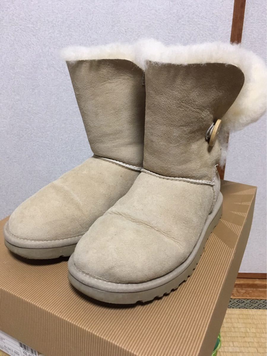 【送料込み】UGG ベイリーボタン ムートンブーツ