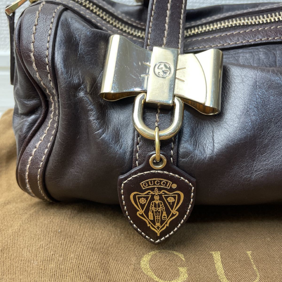 GUCCI グッチ ハンドバッグ 筒型 インターロッキング リボン GUCCI グッチ ハンドバッグ 筒型 インターロッキング リボン