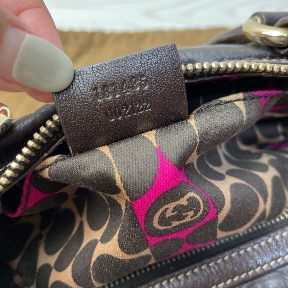 GUCCI グッチ ハンドバッグ 筒型 インターロッキング リボン GUCCI グッチ ハンドバッグ 筒型 インターロッキング リボン