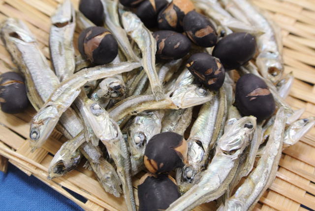 i.. black soybean ( enough 300g) domestic production ...... . fish (... size )+.. black soybean Mix, small fish large legume. bite, snack . fish,. minute legume [ including carriage ]