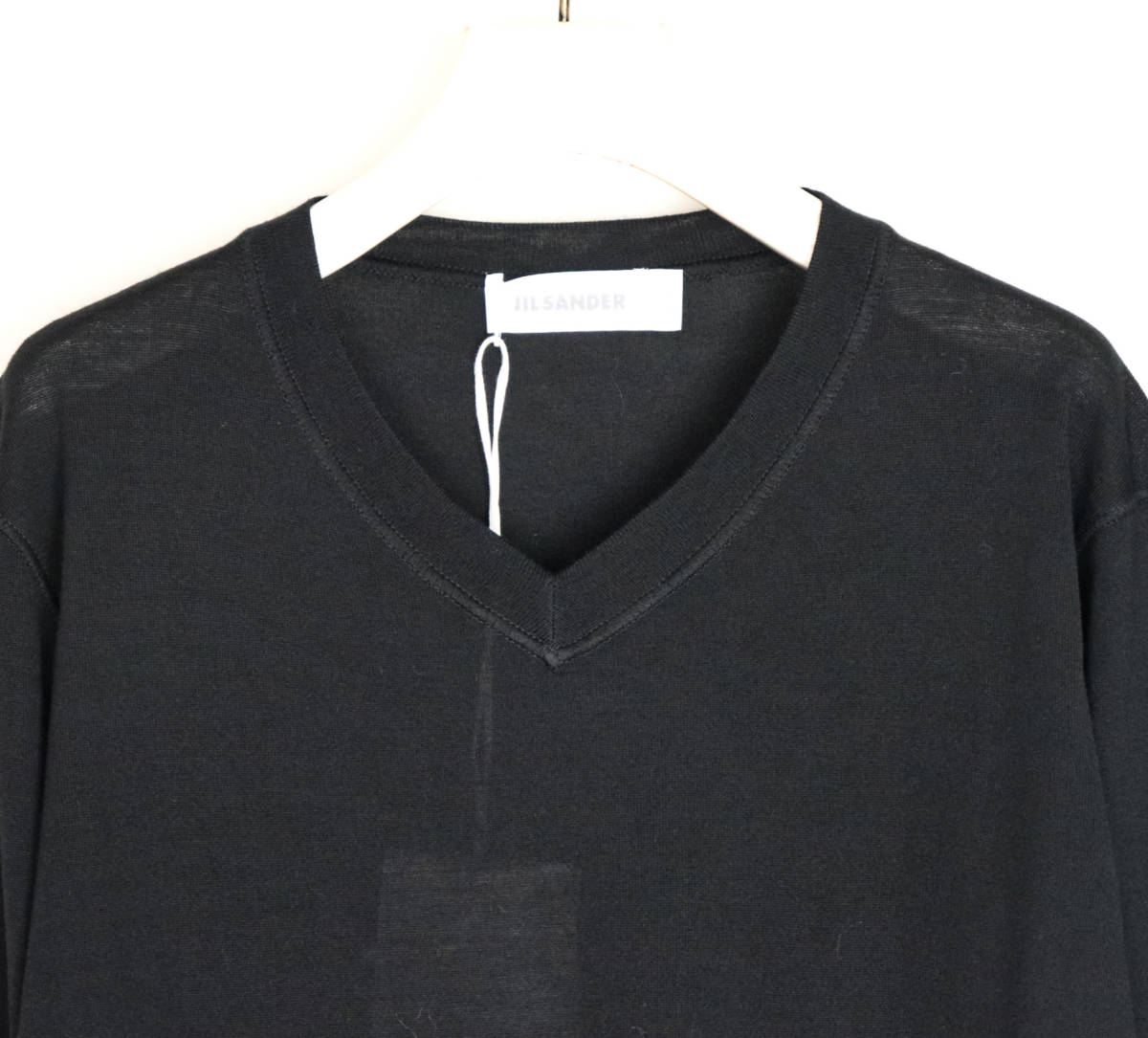 68 200円新品タグ付き【JIL SANDER ジルサンダー】上質ウール100% V