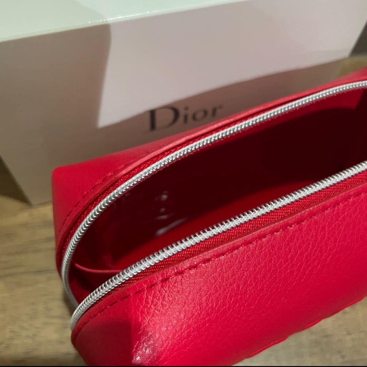 Dior【新品未使用】ポーチ　L型　化粧ポーチコスメポーチ　ノベルティ　非売品　外箱付　ディオール