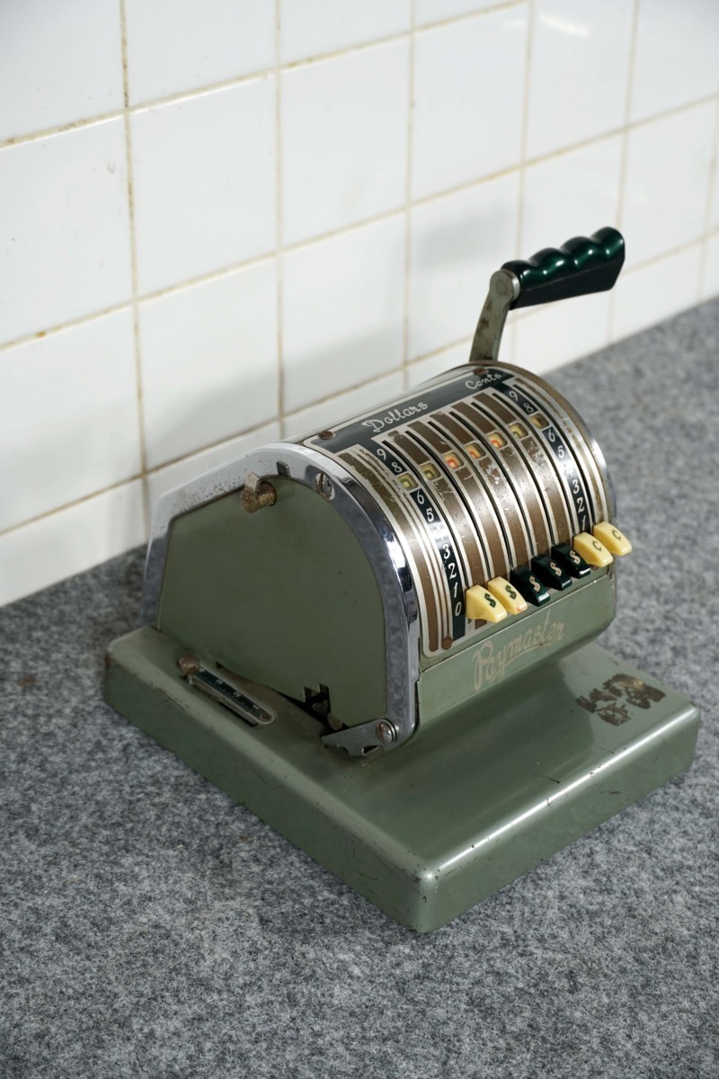 HA15 アンティーク Vintage THE PAYMASTER CORP S-550 印字機 USA輸入品 小切手の金額印字機 W190 H175 D220 全国のネット通販 アンティーク 印字機 アメリカ製 雑貨