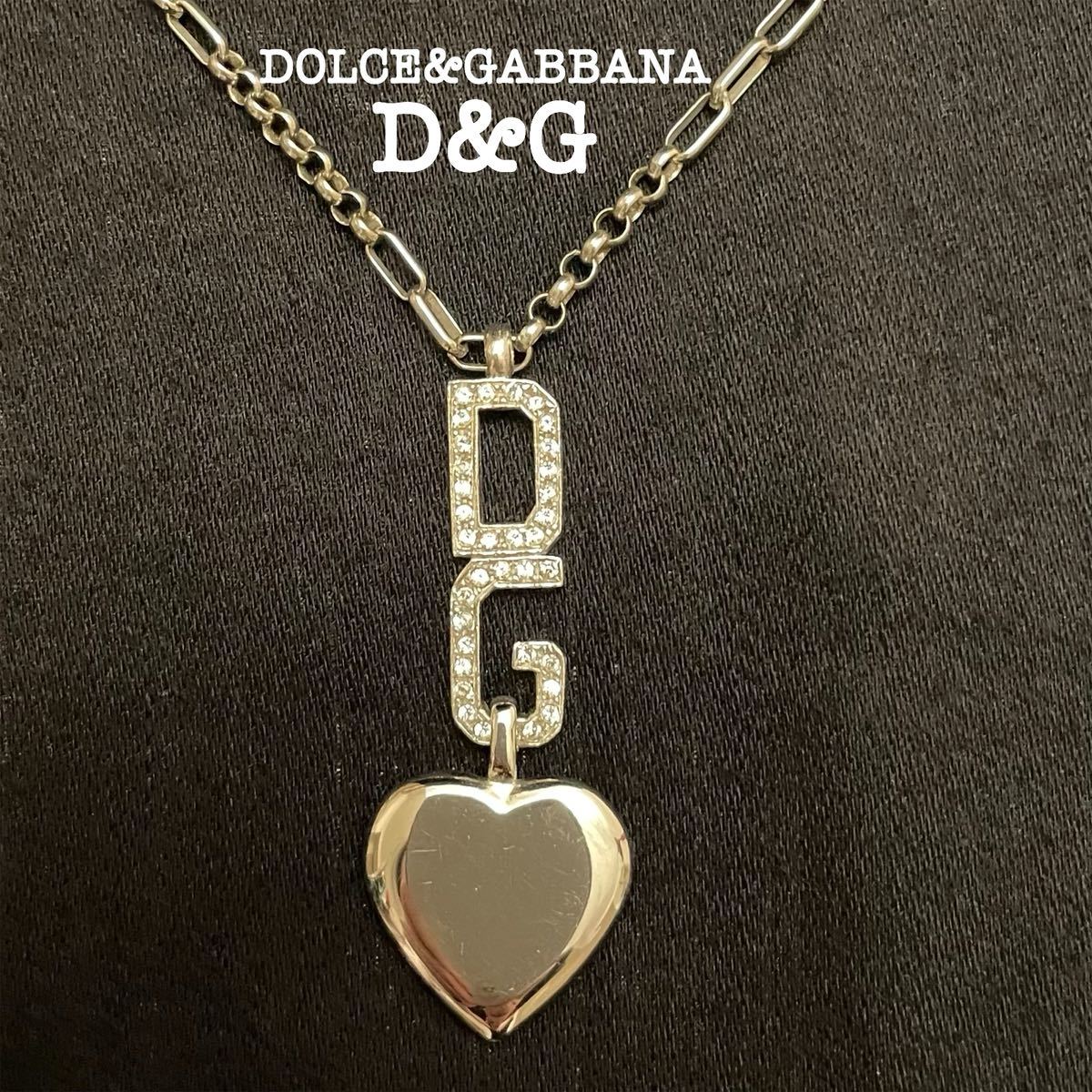柔らかい ネックレス D&G DOLCE&GABBANA ペンダント ロゴ ハート