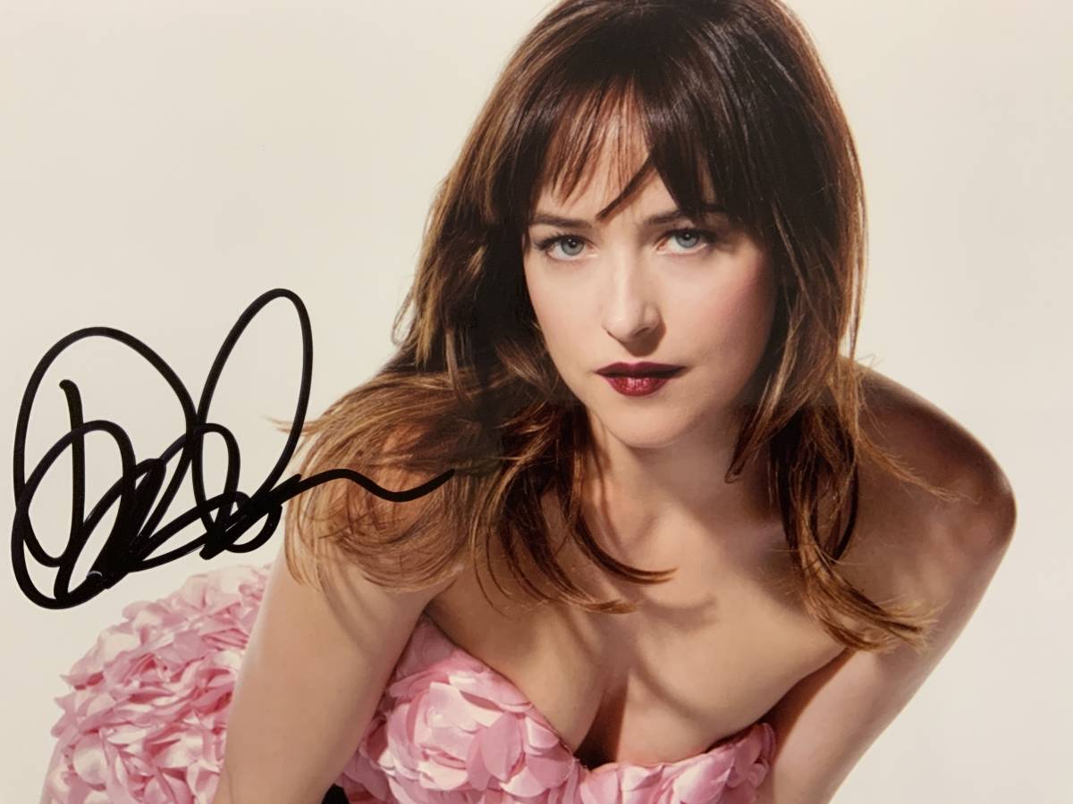 ダコタ・ジョンソン直筆サイン入り2Lサイズ写真… Yahoo!オークション - 米国女優 ダコタ・ジョンソン直筆サイン