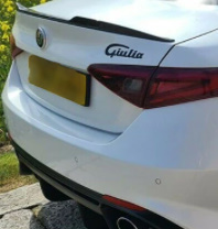 アルファロメオ 新型ジュリア(952)向け 筆記体「Giulia」GTA/m 純正デザインタイプ 切抜き文字 リアエンブレムステッカー 色：白