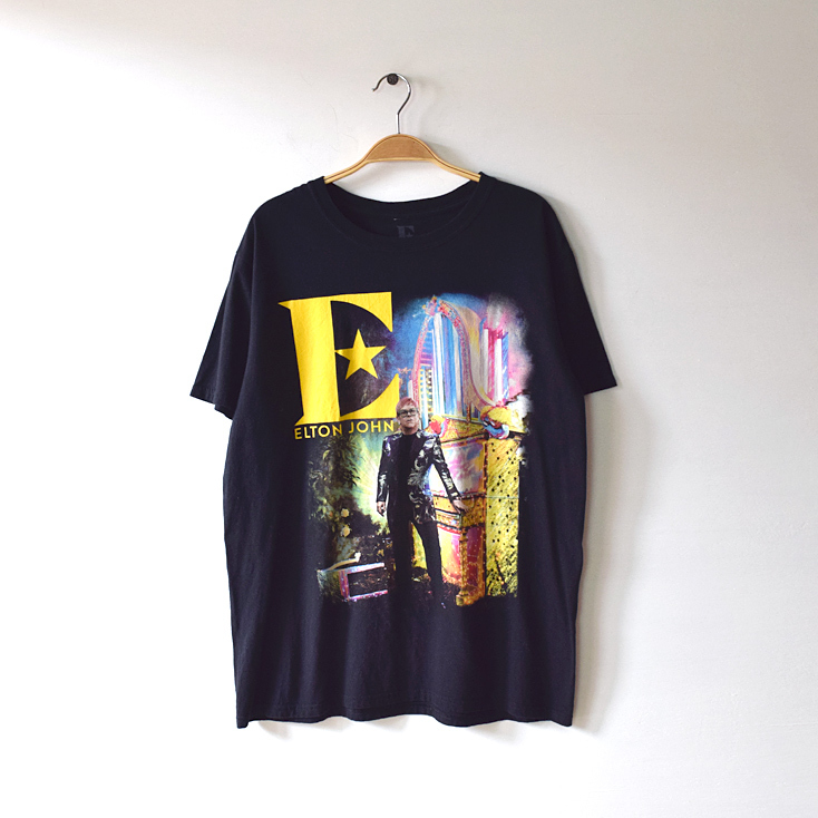 【送料無料】19年 エルトンジョン ツアーTシャツ ロックTシャツ バンドTシャツ ELTON JOHN ミュージック メンズL 古着 AA0007_画像1