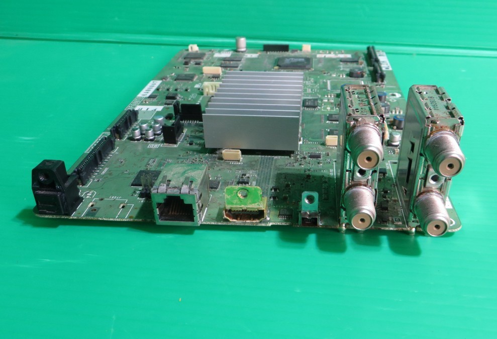PC-1501▽SHARP　アクオス　ブルーレイレコーダー　BD-HDS65搭載　メイン基板　LANモジュール/HDMI　部品　_画像2