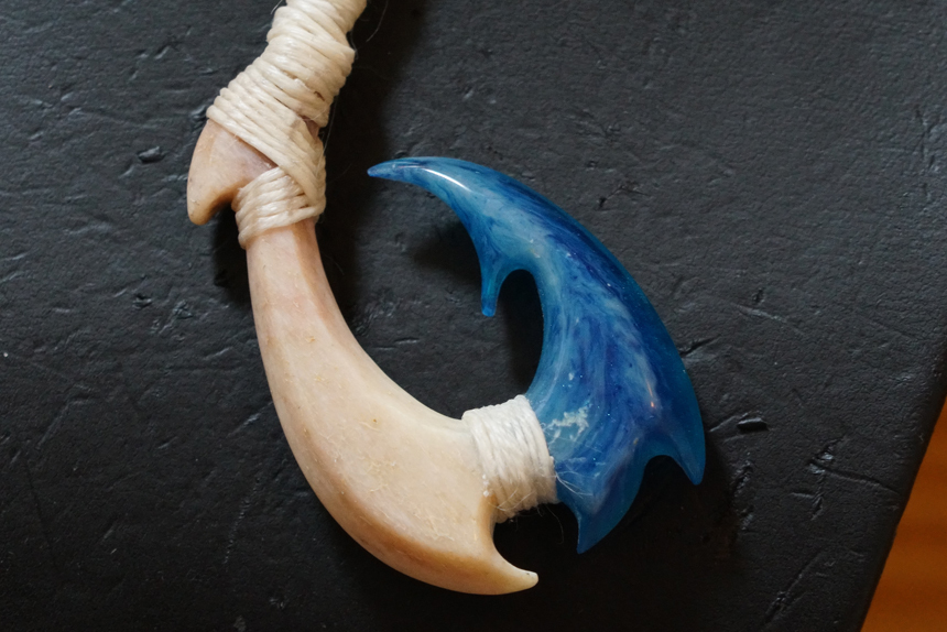 makou whale ..bo-n Carving fish hook Hawaiian jewelry amulet 