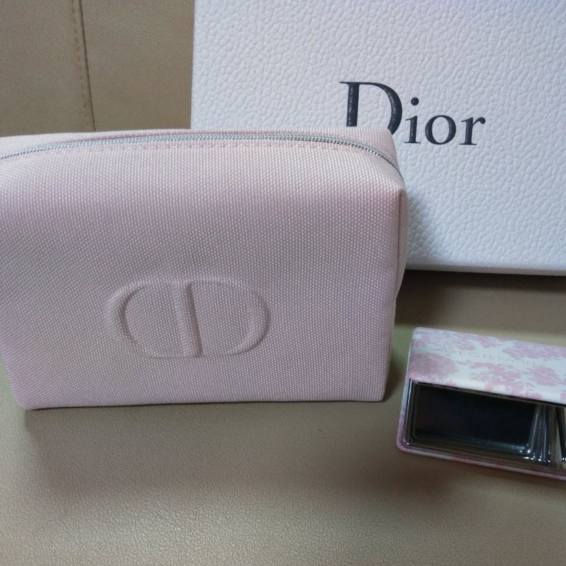 Paypayフリマ Dior ディオール コスメポーチ 薄ピンク キャンパス Cecil Mc Beeセシルマクビーミラー付き 化粧ポーチ Paypayフリマ Dior ディオール コスメポーチ 薄ピンク キャンパス Cecil Mc Beeセシルマクビーミラー付き 化粧ポーチ