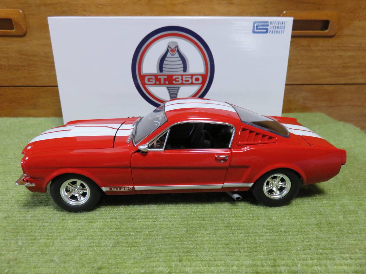 ACME (アクメ) 1/18 1965年 フォード シェルビー マスタング GT 350" (レッド/ホワイト ストライプ) 世界限定390台の画像3