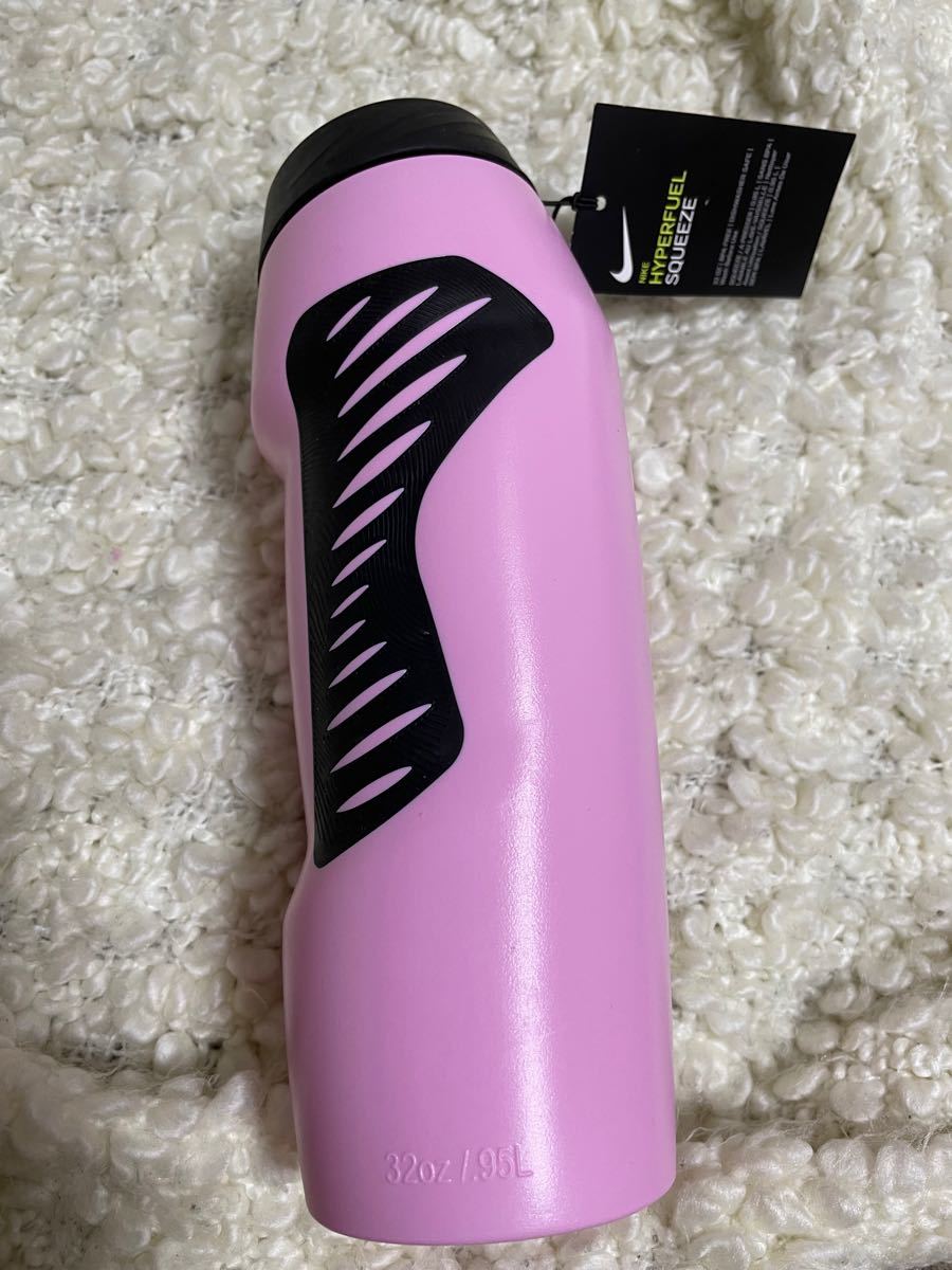 日本未発売　NIKE ピンク　スクイーズボトル　アメリカ購入　水筒　新品未使用