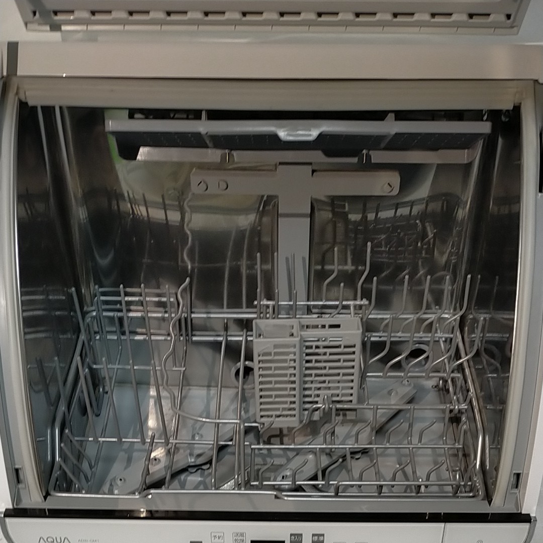 2019年製 アクア 食器洗い機 送風乾燥機能付き ADW-GM1-W
