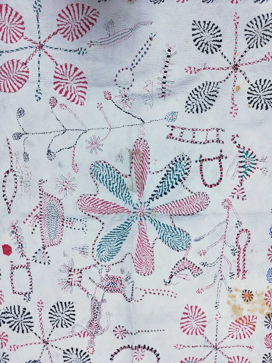 カンタの刺繍 刺し子 インド ベンガル地方の飾り布 壁掛け布 トライバルテキスタイル 刺繍 刺し子 