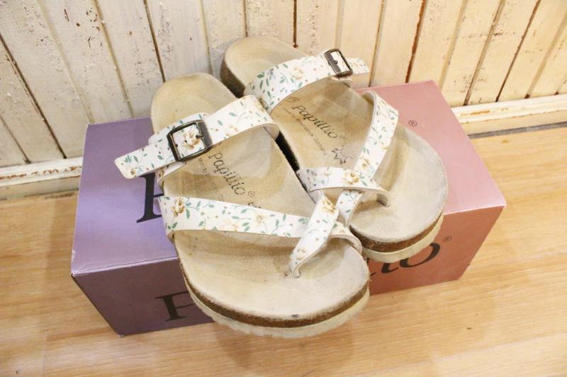 ★ビルケンシュトック BIRKEN STOCK Papillio / パピリオ 小花柄レディースサンダル 22.5cm レディース 靴 ホワイト×ベージュ系 ★_画像1