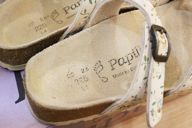 ★ビルケンシュトック BIRKEN STOCK Papillio / パピリオ 小花柄レディースサンダル 22.5cm レディース 靴 ホワイト×ベージュ系 ★_画像4