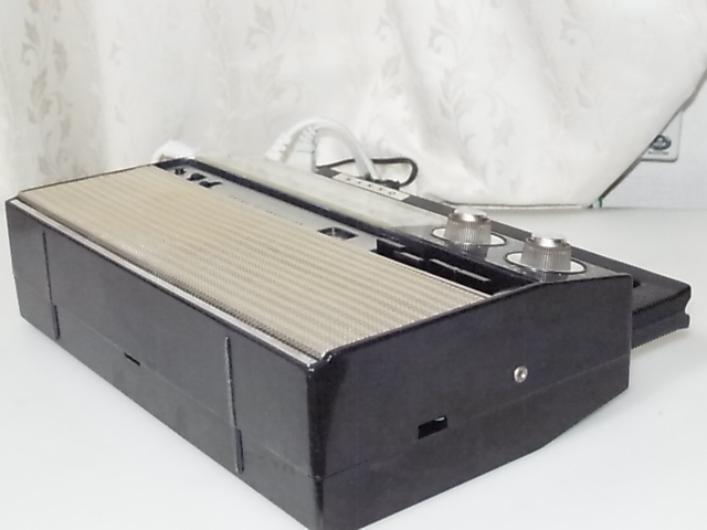 値下げ交渉可 SANYO【AFT-2J】 MW/SW/FM 11石トランジスタ 60年 値下げ交渉可 SANYO【AFT-2J】 MW/SW/FM 11石トランジスタ 60年