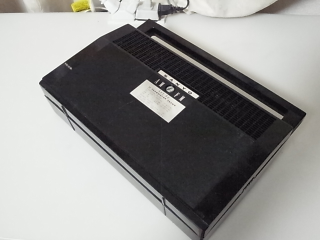 値下げ交渉可 SANYO【AFT-2J】 MW/SW/FM 11石トランジスタ 60年 値下げ交渉可 SANYO【AFT-2J】 MW/SW/FM 11石トランジスタ 60年