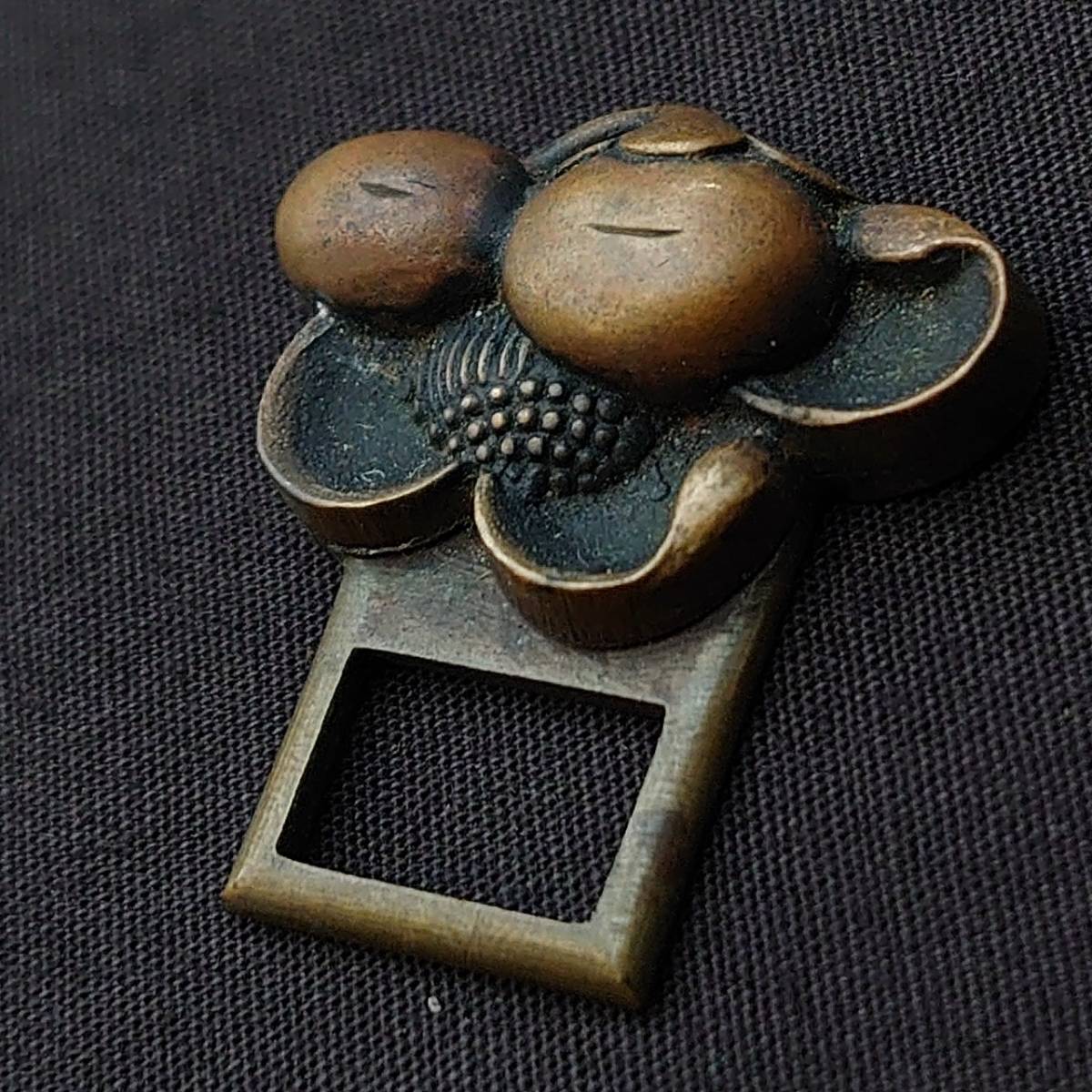 小さな金具 銅製 部品 花形 レトロ 古物 骨董 古い金具 金具 【2235】_画像4