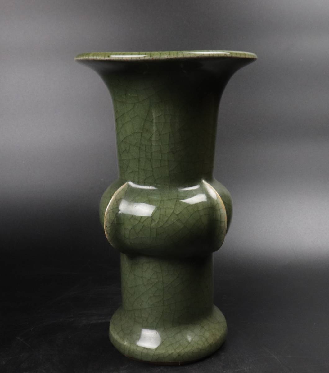 【T324】中国美術 明時代 龍泉窯 青磁尊式瓶 花瓶_画像2
