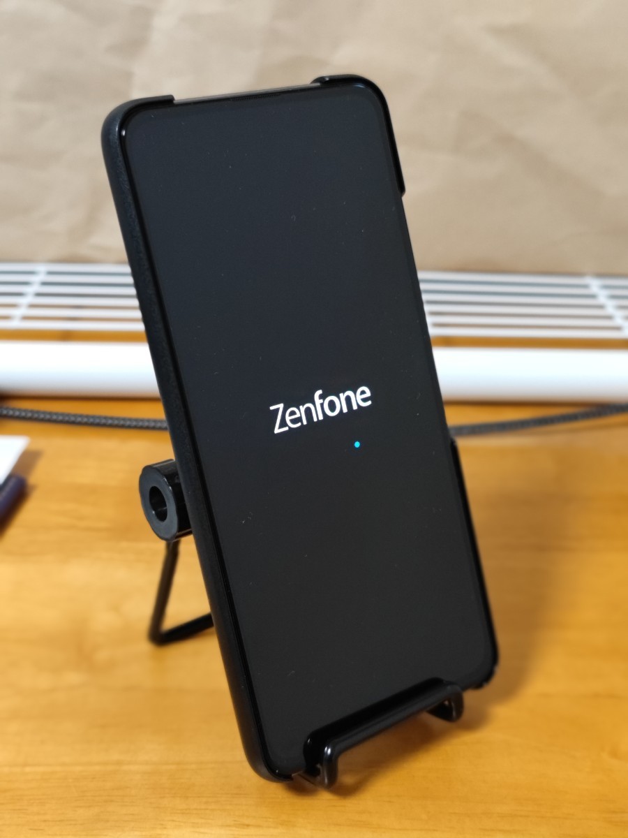 ZenFone 7 / 国内版 SIMフリー / Black / 8GB RAM /128GB ROM / SDM865