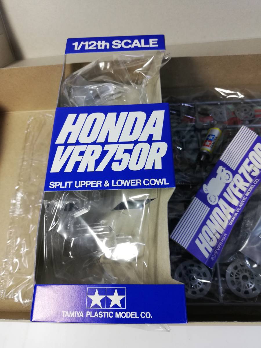 1/12 ホンダ VFR750R 透明カウリングパーツ オートバイプラモデル 小鹿タミヤ 田宮模型 中古未組立プラモデル レア 絶版 バイクプラモ_画像10