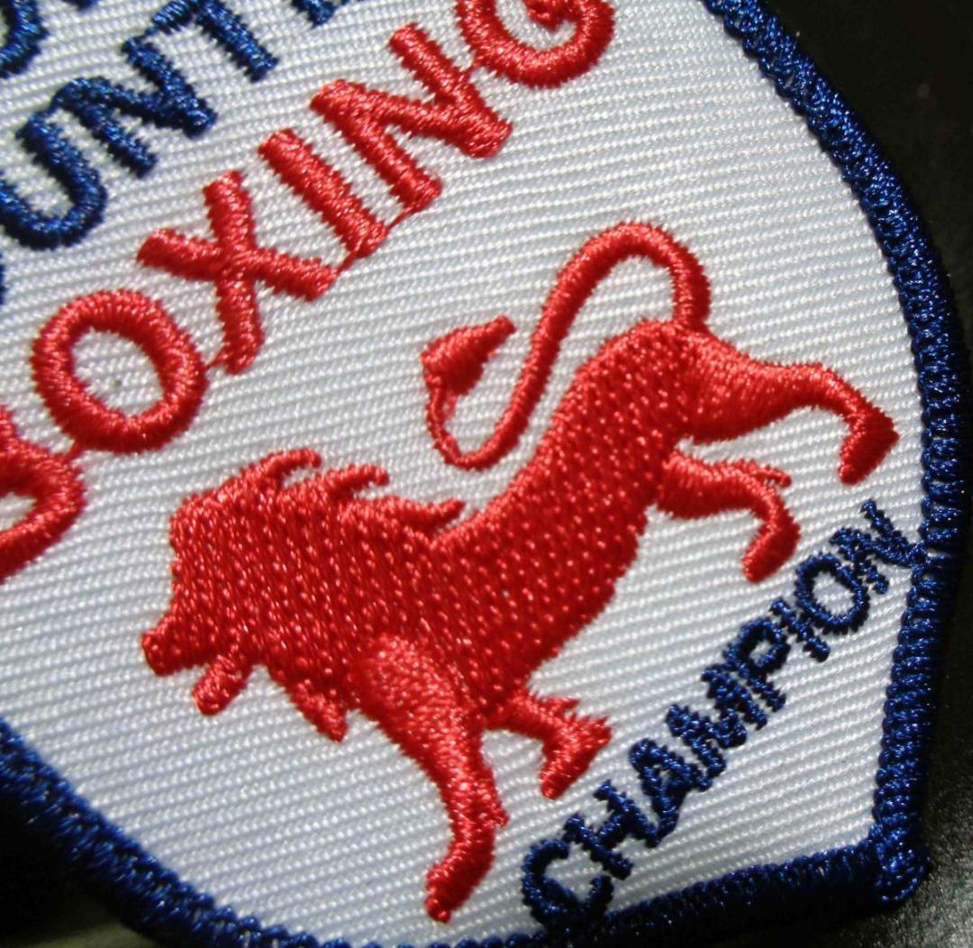 （小型）白紺UK赤獅子◆新品　英国　ボクシング　Home Counties Boxing　拳闘　チャンピオン　ライオン  刺繍ワッペン激渋◆スポーツ◆DIY