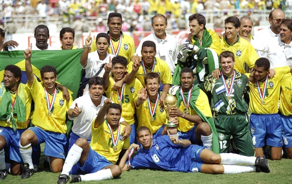 1994 1995 ブラジル代表 ロマーリオ ユニフォーム アメリカ W杯 優勝モデル 4つ星 レオナルド ジーコ アンブロ Brazil  Romario 94 95