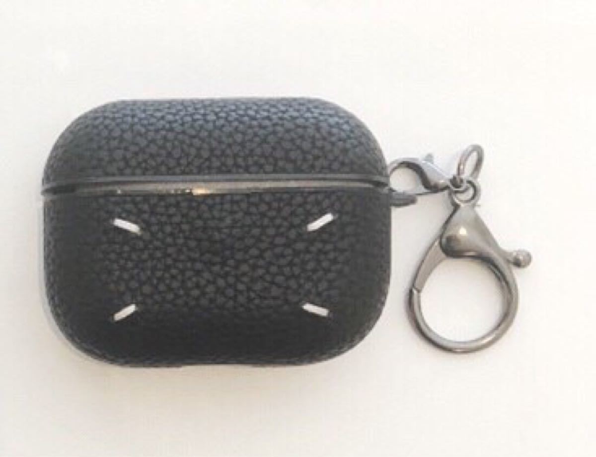 Airpodspro ケース メゾンマルジェラ風 刺繍 ブラック BLACK Airpodspro ケース メゾンマルジェラ風 刺繍 ブラック BLACK