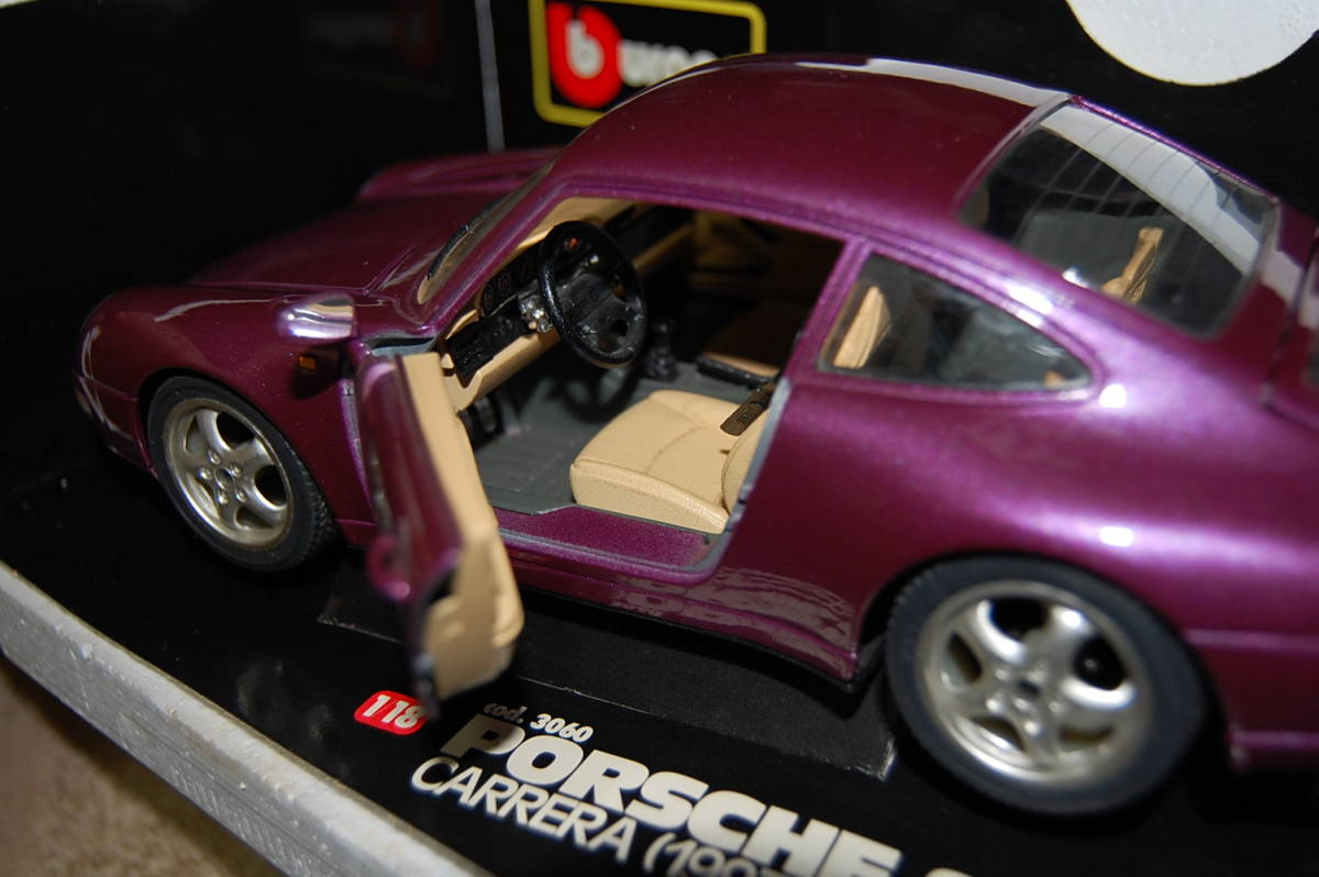 bburago ブラーゴ　PORSCHE911 CARRERA (1993) cod.3060 ポルシェ911　カレラ　1/18 程度良好　希少カラー　ダイキャスト　絶版品_画像4