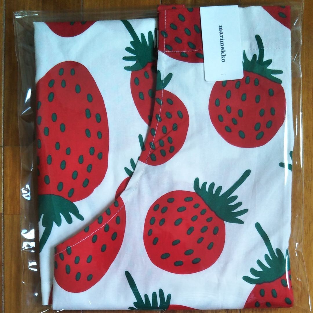 新品marimekko マリメッコ いちご柄エプロン マンシッカ|Yahoo 新品marimekko マリメッコ いちご柄エプロン マンシッカ|Yahoo