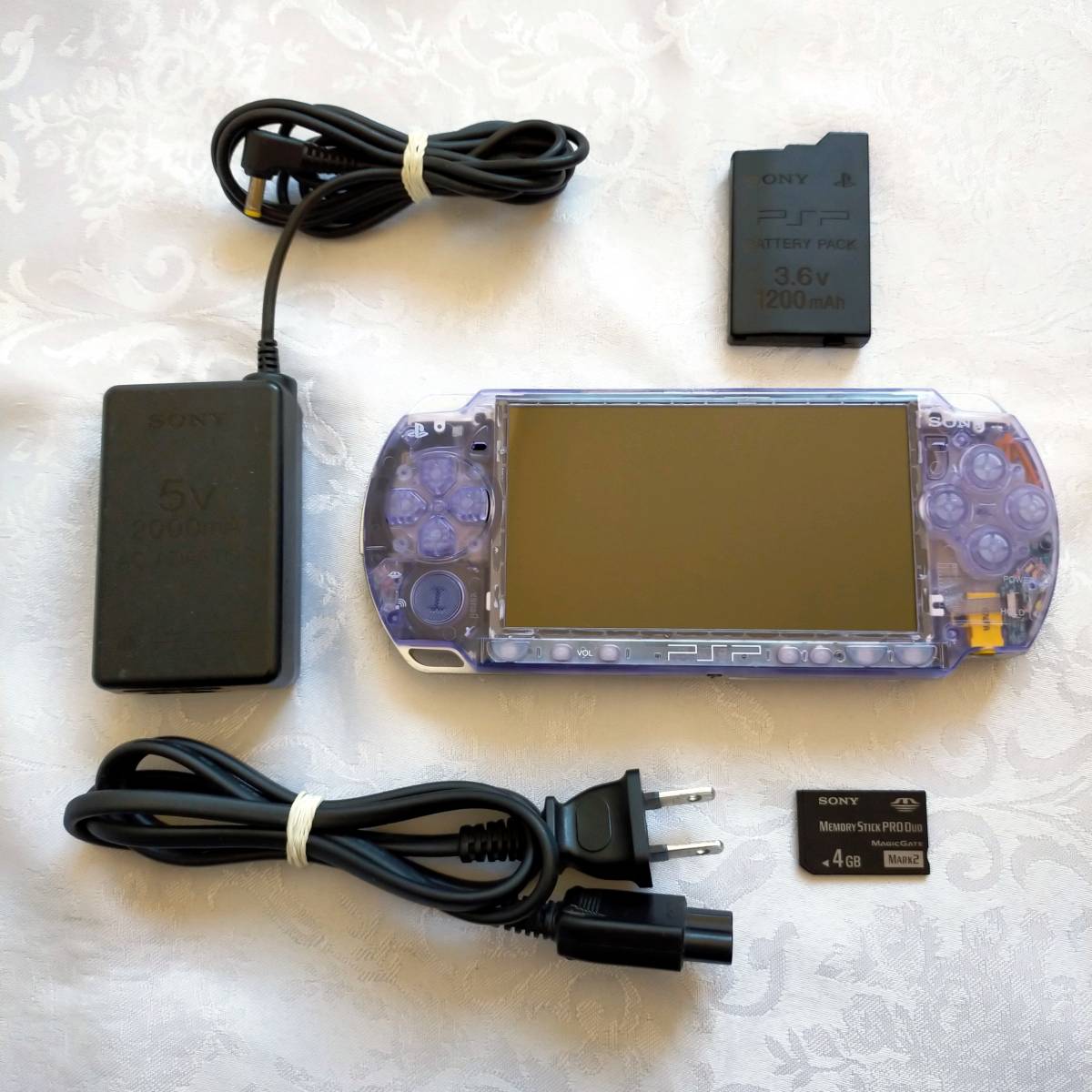 美品】【カスタム】PSP 2000 すぐ遊べるセット(クリアパープル)-