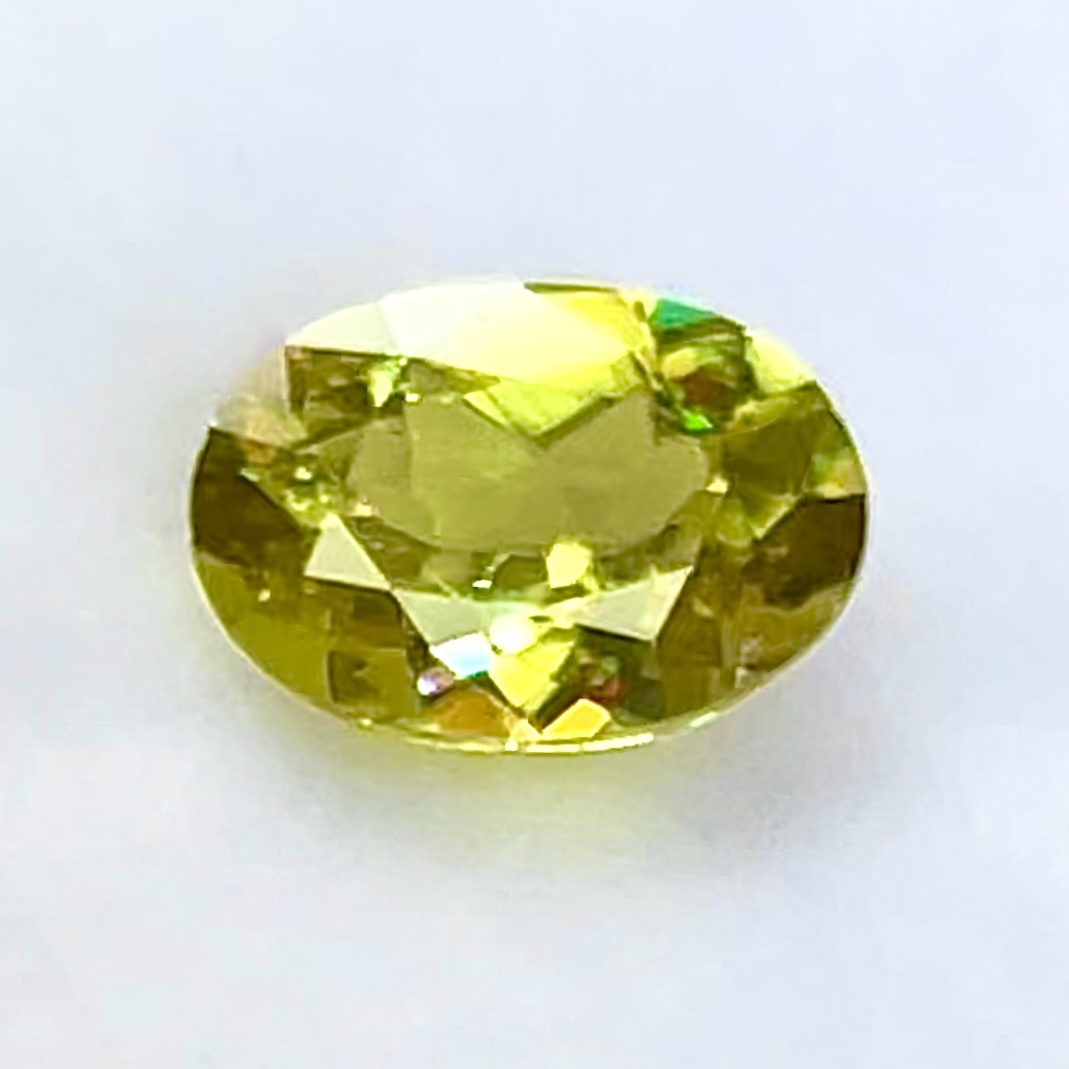 希少　天然　スフェーン　ルース　1.155ct　オーバルカット　裸石　宝石　新品未使用