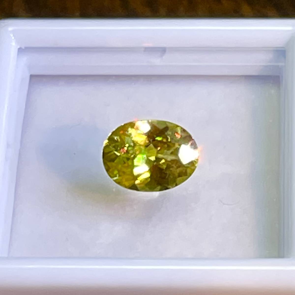 希少　天然　スフェーン　ルース　1.155ct　オーバルカット　裸石　宝石　新品未使用_画像8