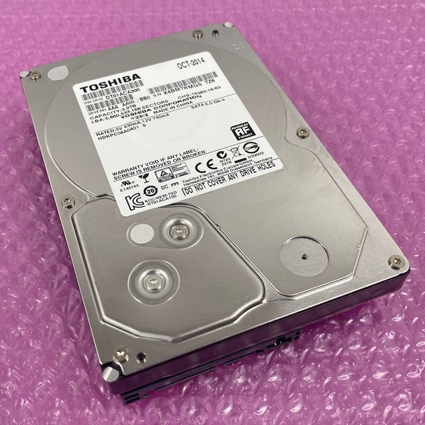 @ST590 秋葉原万世商会 Toshiba 3TB 7200RPM ジャンク DT01ACA300 SATA 3.5インチ_画像1