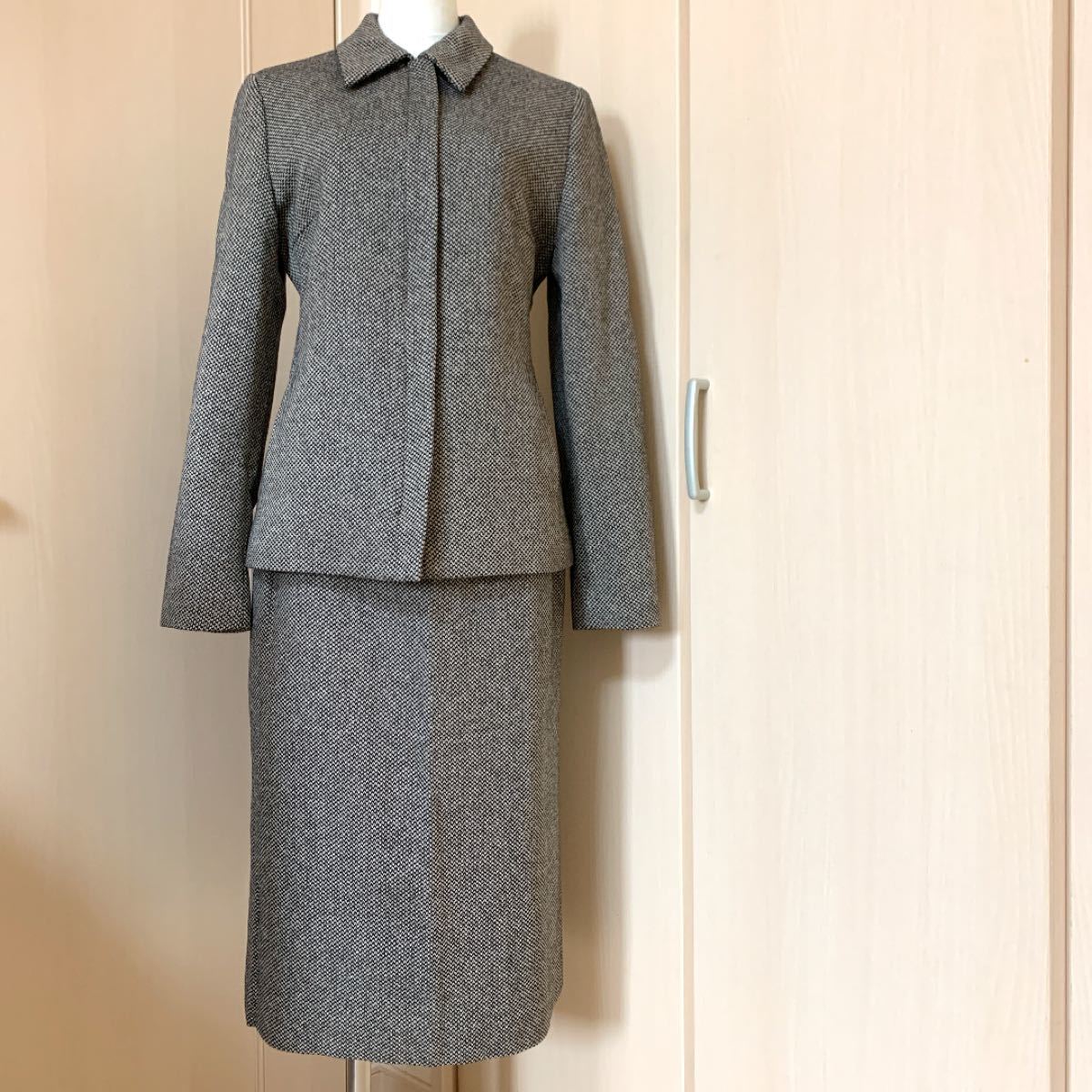 グッチ 女性用スーツ グレー アンゴラ絹混紡 セットアップ 品質は非常