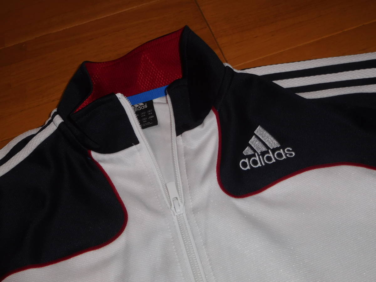 adidas アディダス ジップアップ USED ネイビー サイズ１６０ _画像2