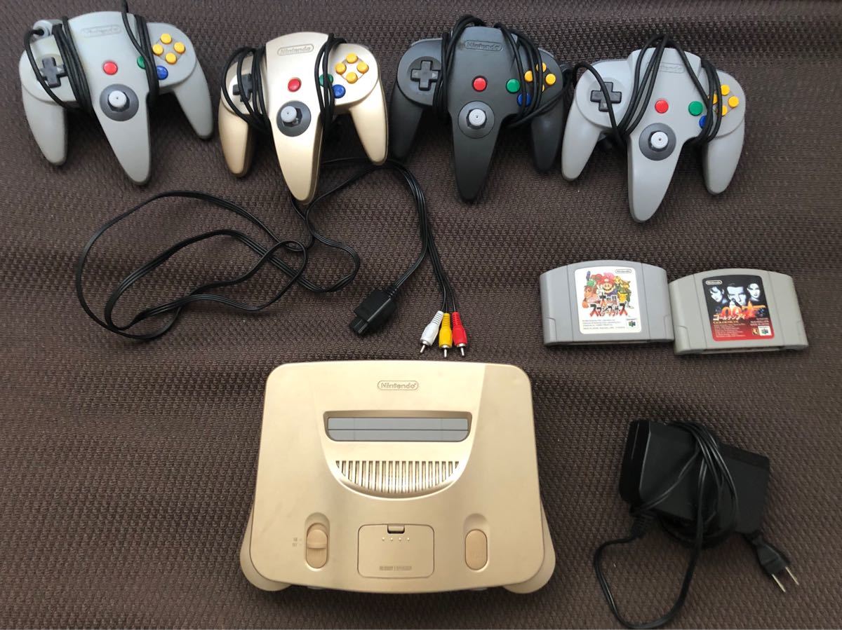 NINTENDO64 ニンテンドー64  限定ゴールドカラー本体コントローラー4つ＋ゴールデンアイ、大乱闘スマッシュブラザーズ付