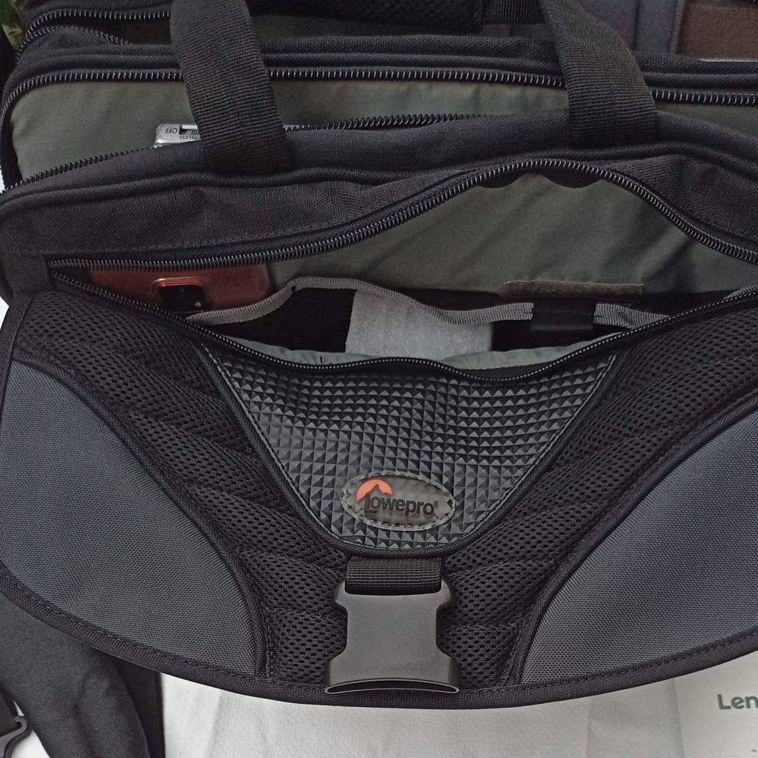 Lowepro タフビジネスバッグ +おまけ