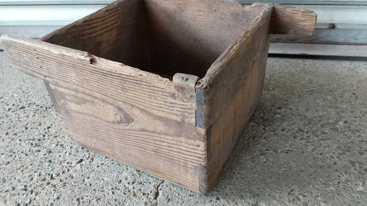 木箱 道具箱 レトロ アンティーク 昭和レトロ 木製 古道具 小物入れ 古民具 収納 橫、縦33cm高さ23.5cm_画像3